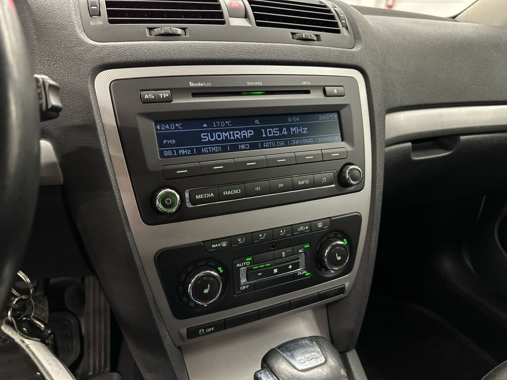 Skoda Octavia 2012 Valkoinen