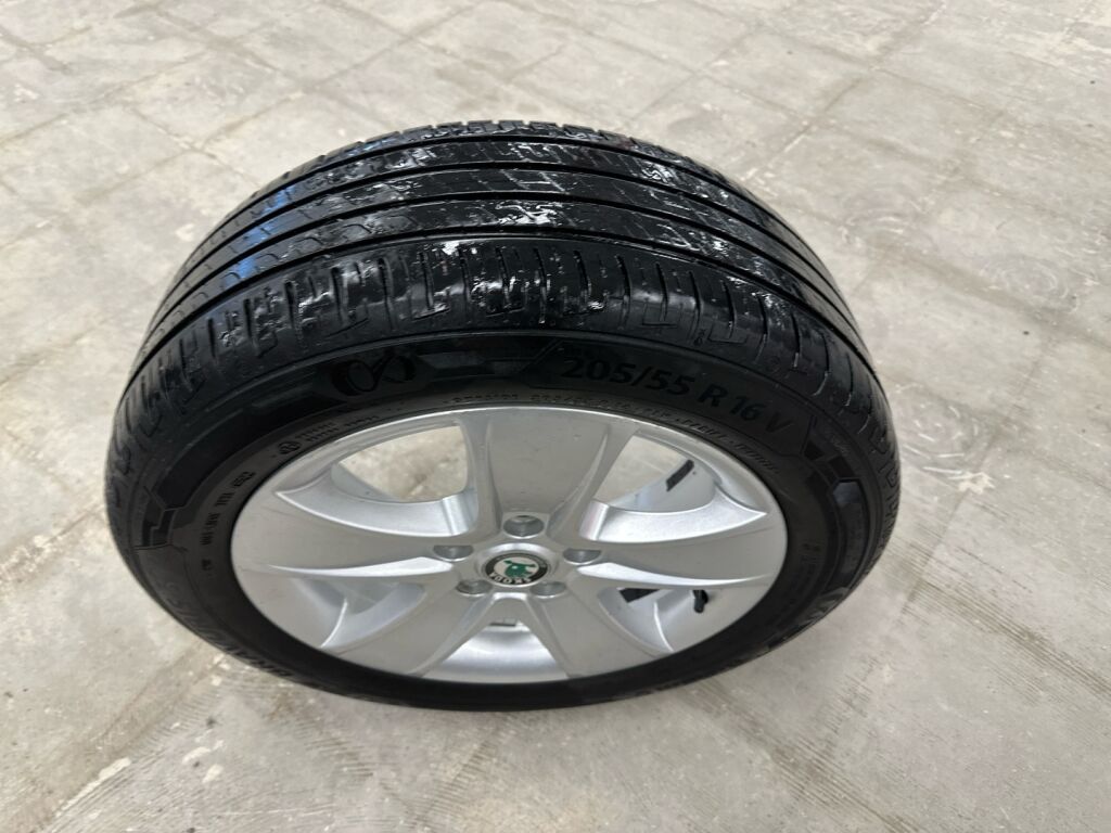 Skoda Octavia 2012 Valkoinen