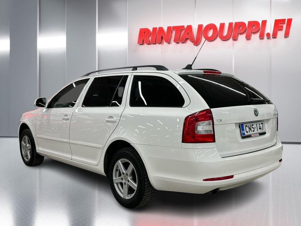 Skoda Octavia 2012 Valkoinen