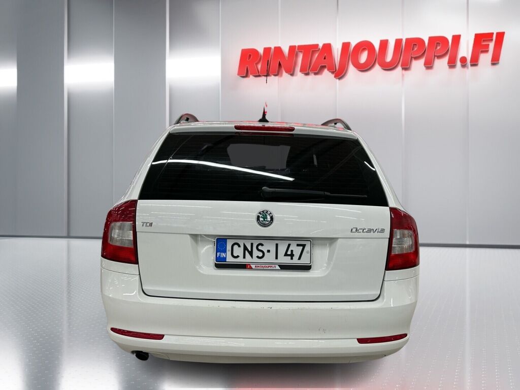 Skoda Octavia 2012 Valkoinen