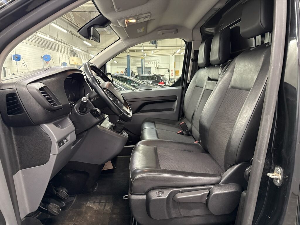 Opel Vivaro 2019 Musta