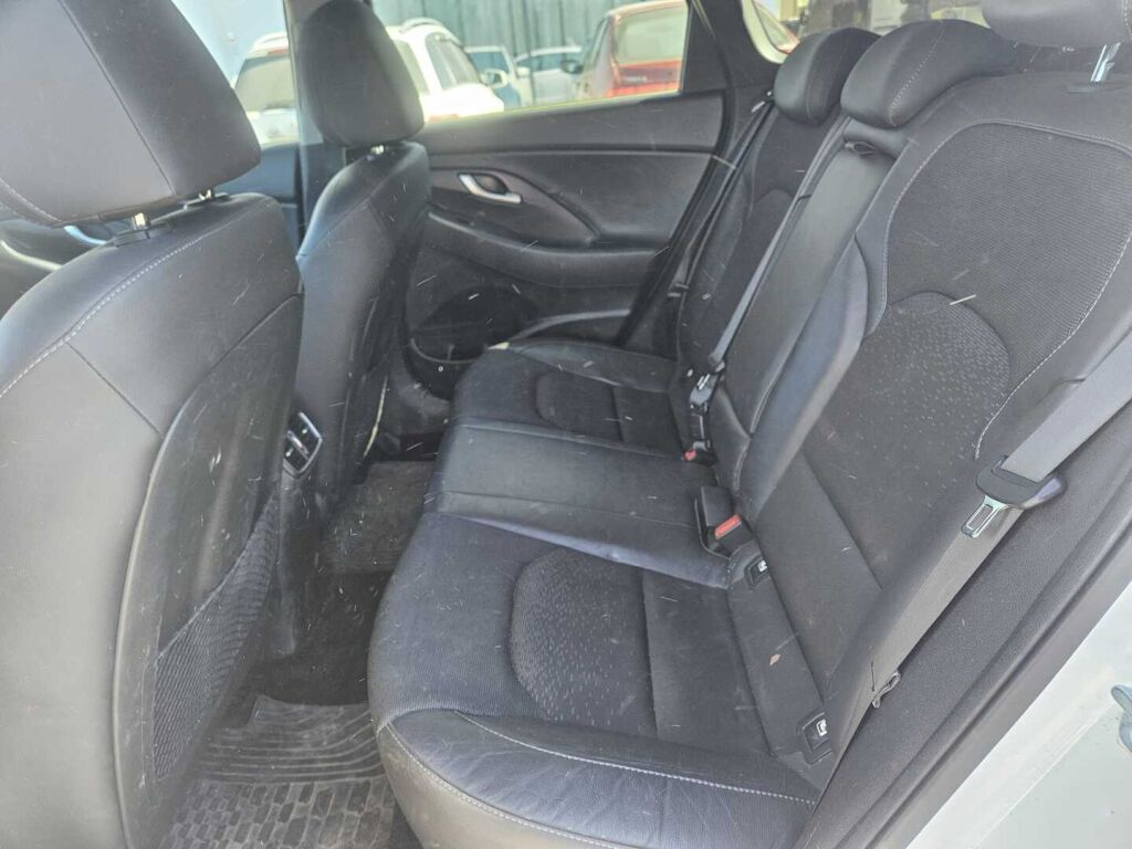 Hyundai i30 Wagon 2019 Valkoinen