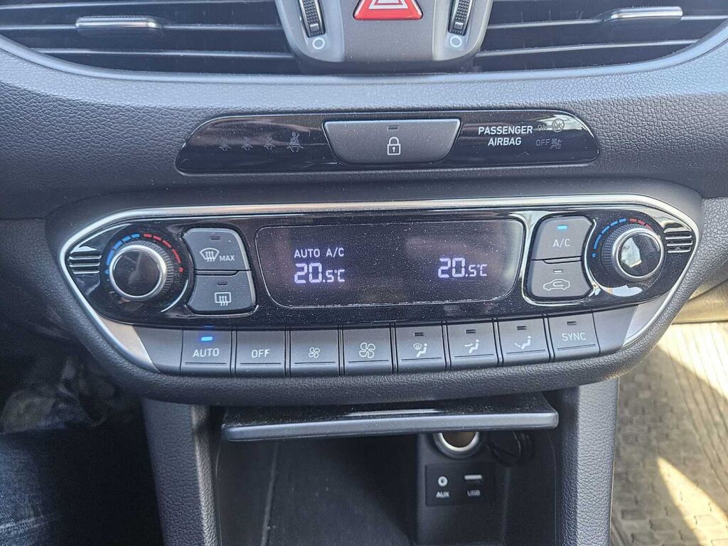 Hyundai i30 Wagon 2019 Valkoinen