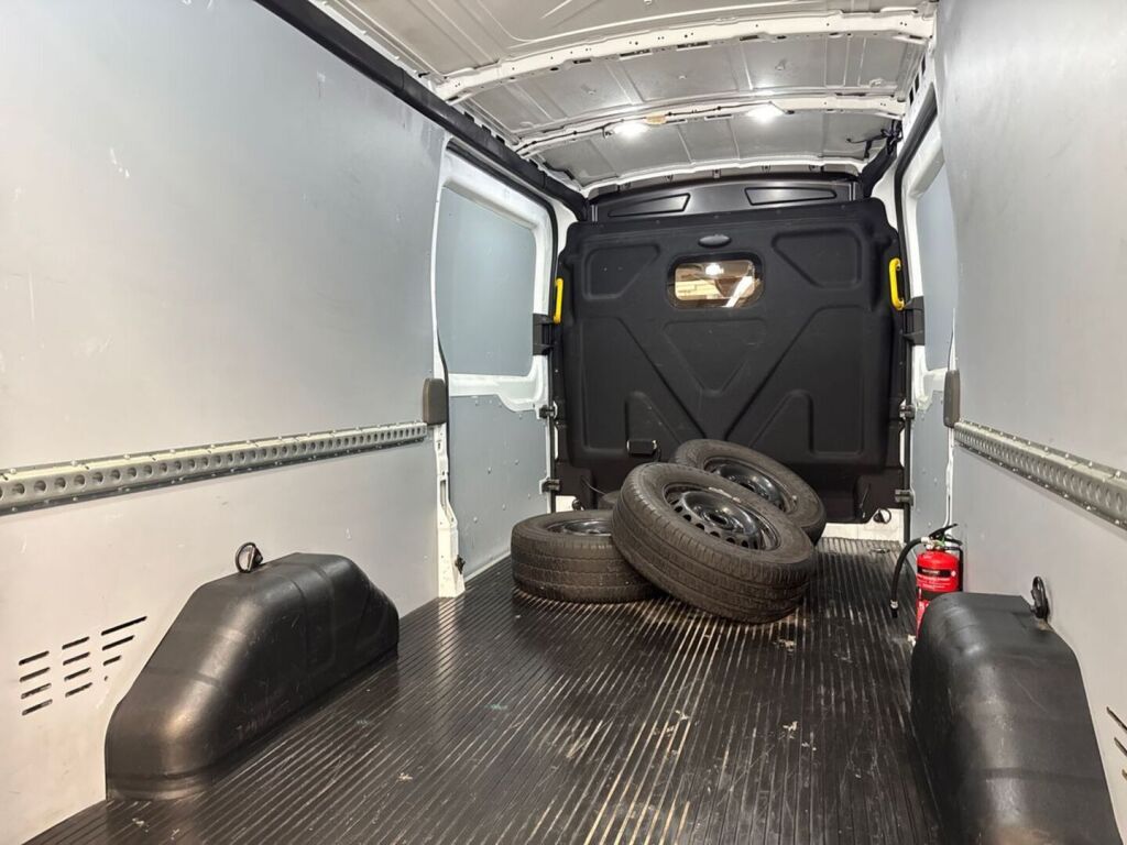 Ford Transit 2020 Valkoinen