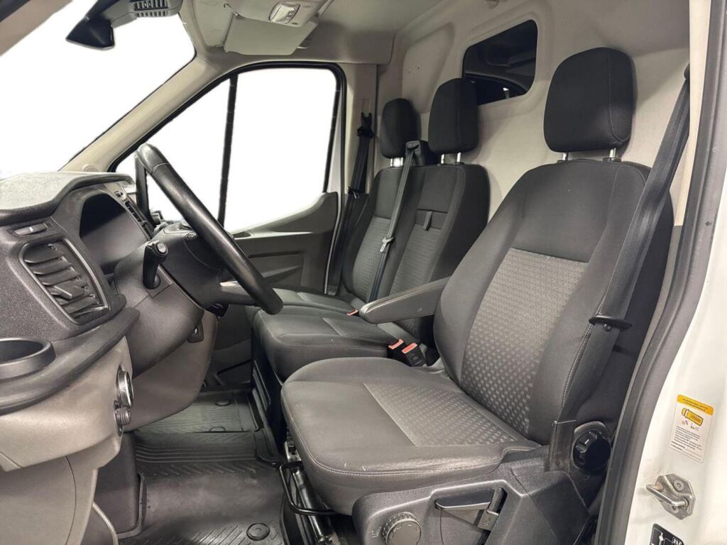 Ford Transit 2020 Valkoinen