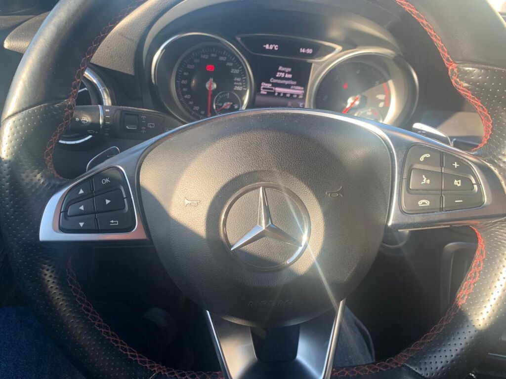 Mercedes-Benz CLA 2017 Musta