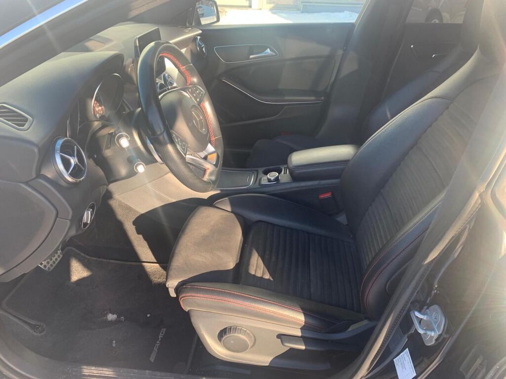 Mercedes-Benz CLA 2017 Musta