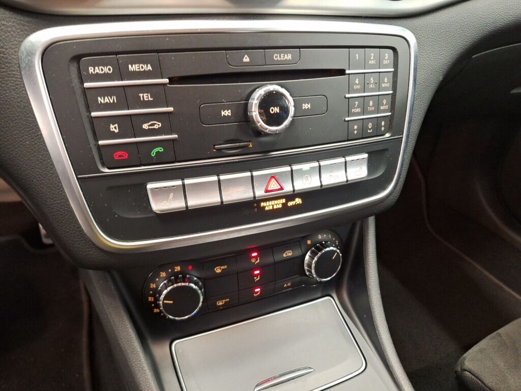 Mercedes-Benz CLA 2017 Musta