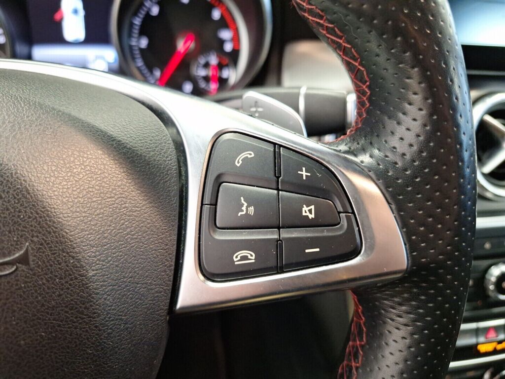 Mercedes-Benz CLA 2017 Musta