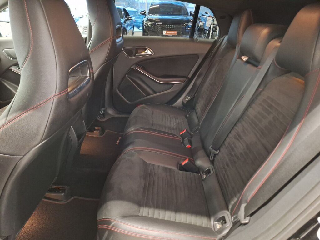 Mercedes-Benz CLA 2017 Musta