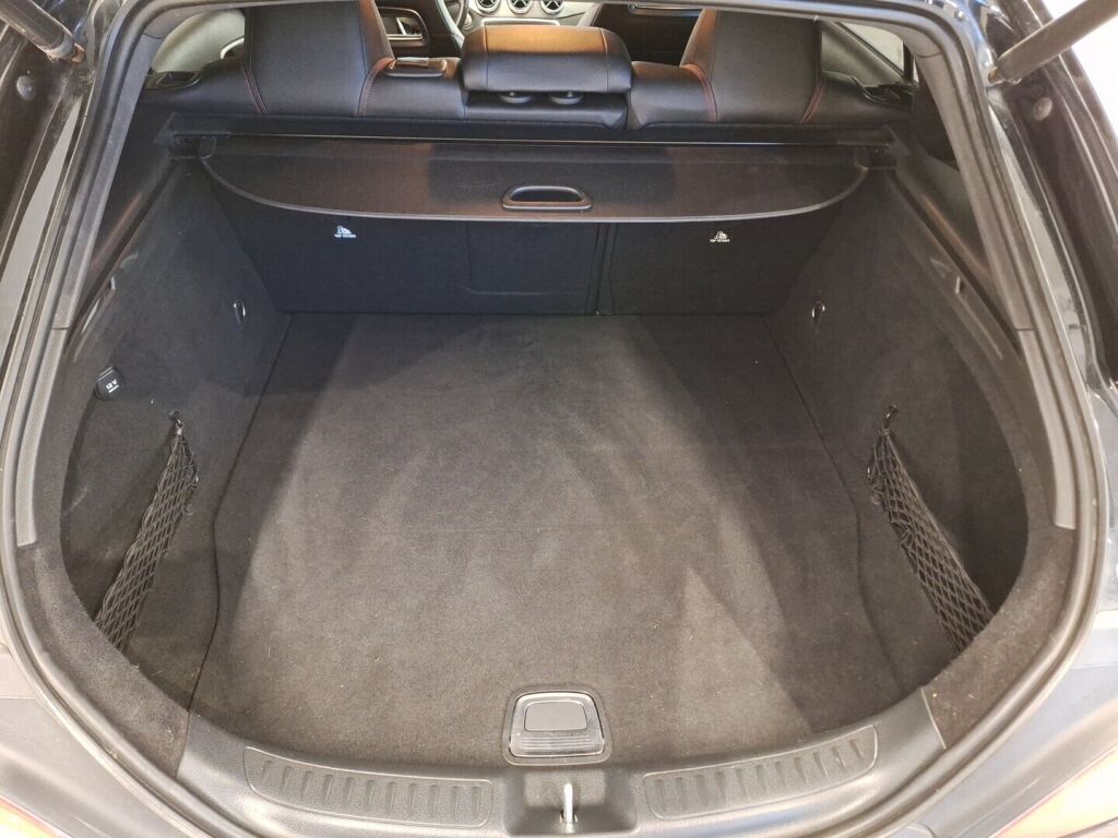 Mercedes-Benz CLA 2017 Musta