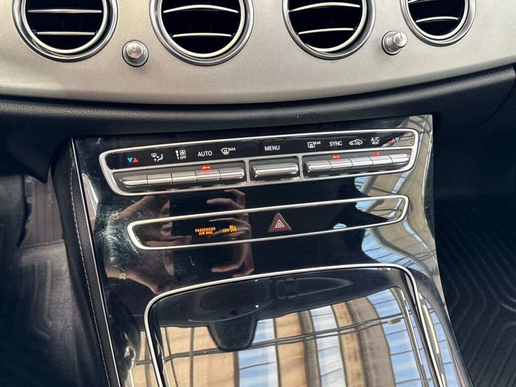 Mercedes-Benz E 2019 Musta