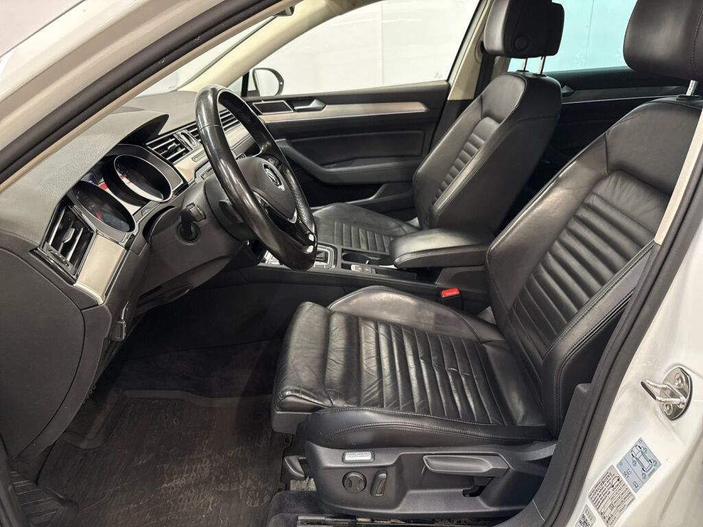 Volkswagen Passat 2015 Valkoinen