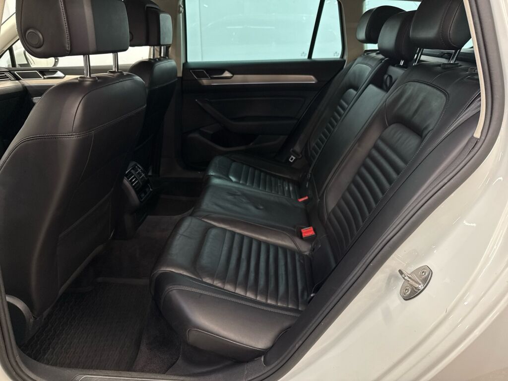 Volkswagen Passat 2015 Valkoinen