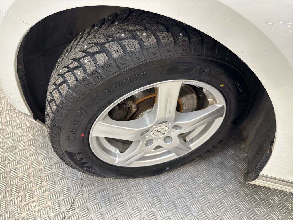 Volkswagen Passat 2015 Valkoinen