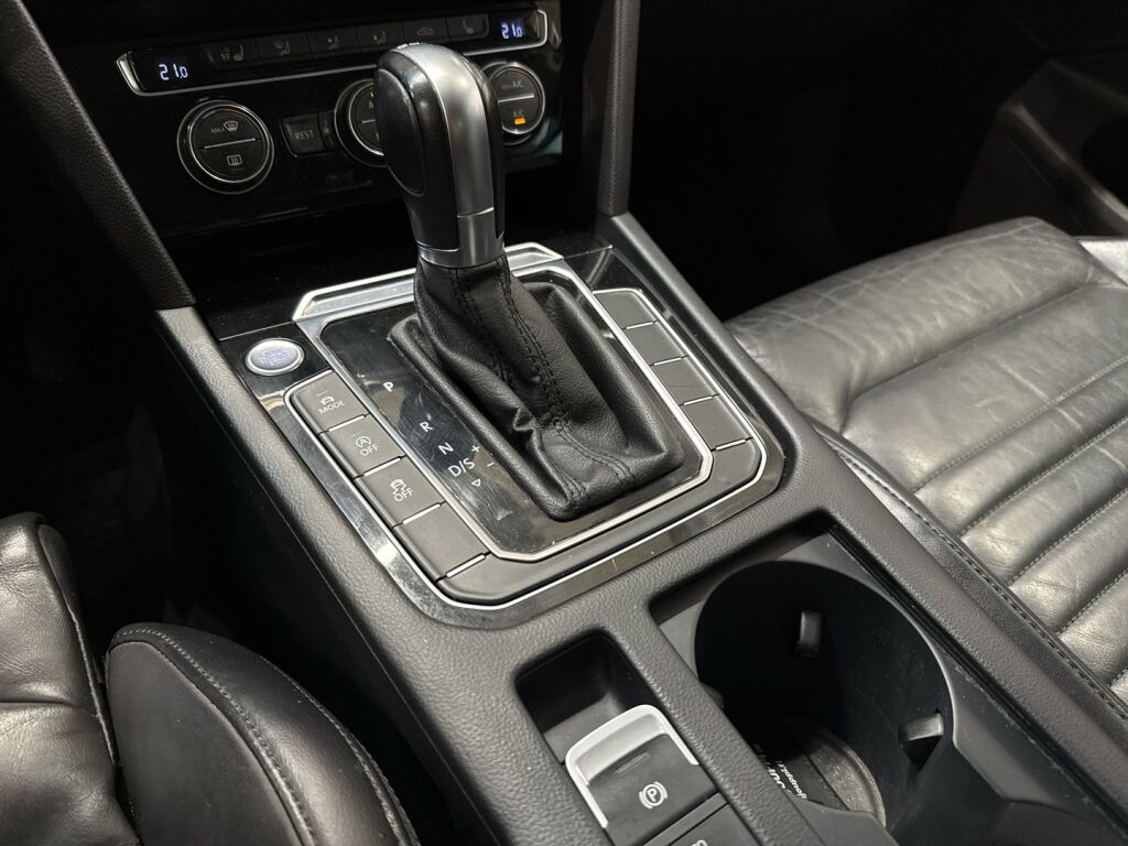 Volkswagen Passat 2015 Valkoinen