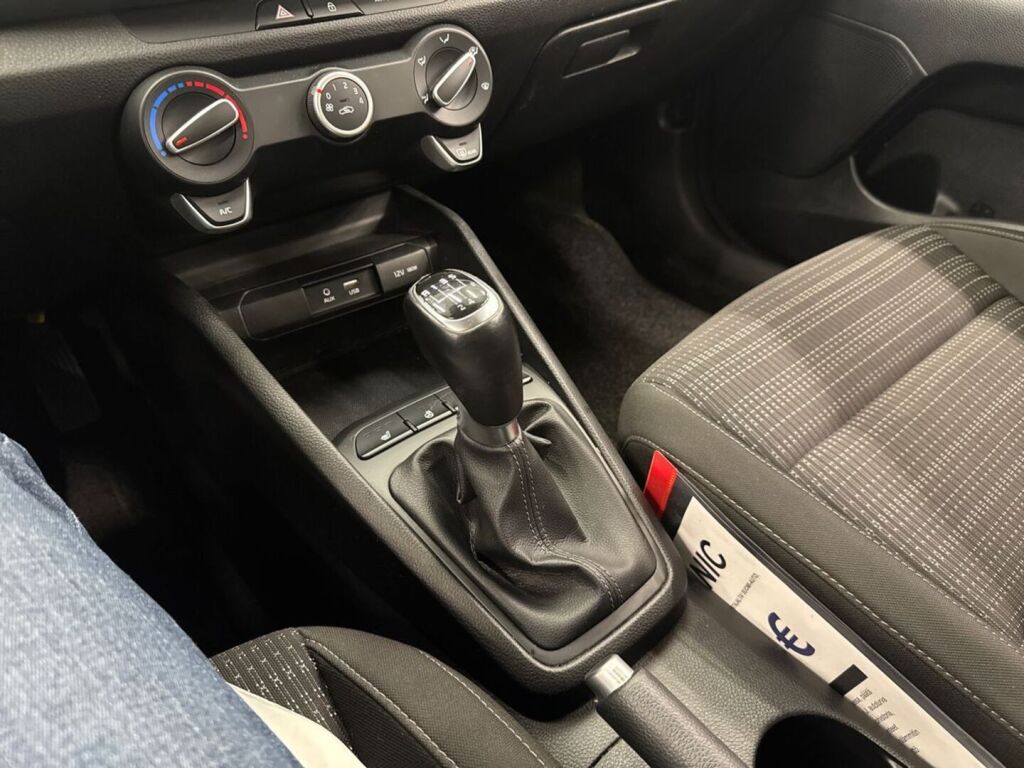 Kia Stonic 2020 Valkoinen