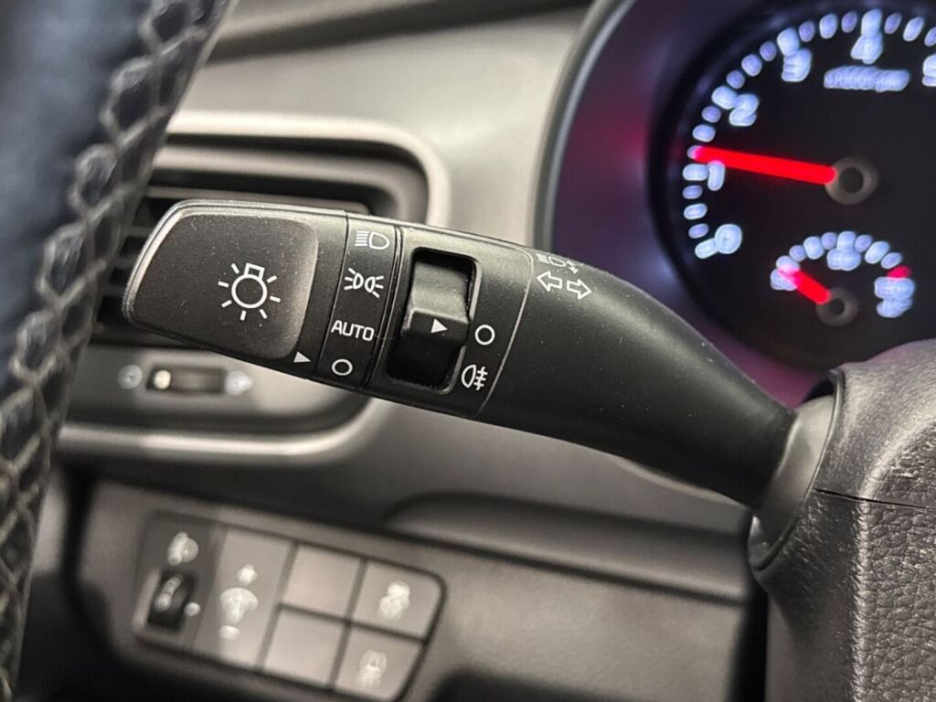 Kia Stonic 2020 Valkoinen