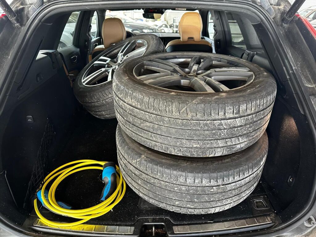 Volvo XC60 2020 Harmaa