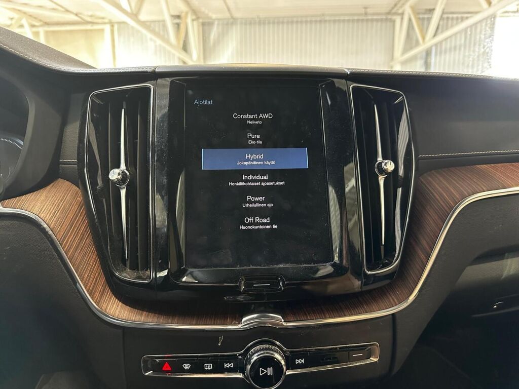 Volvo XC60 2020 Harmaa