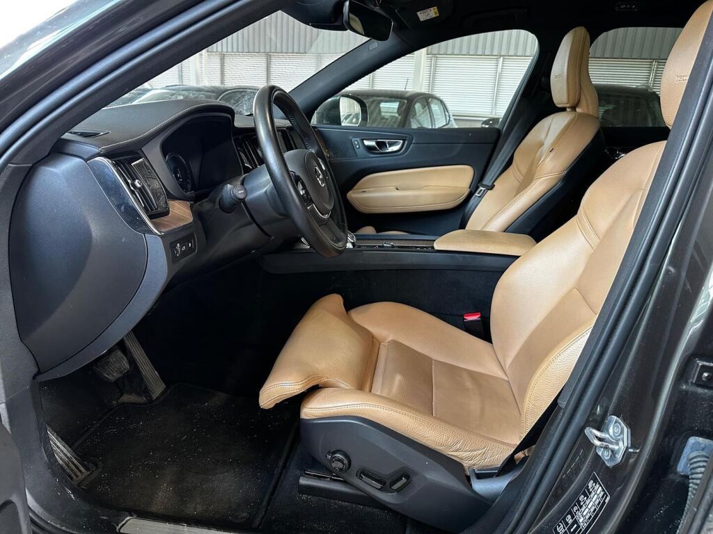 Volvo XC60 2020 Harmaa