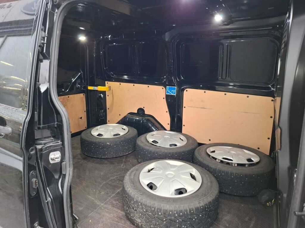 Ford Transit Custom 2019 Musta