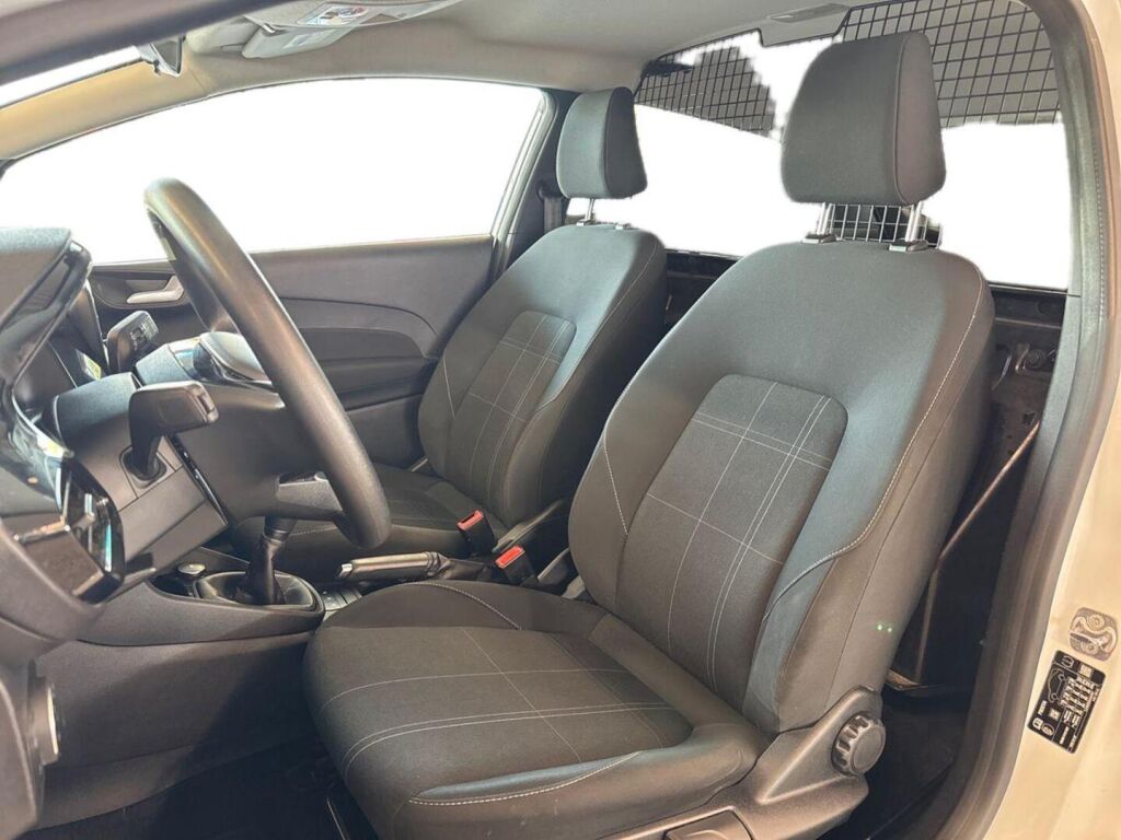 Ford Fiesta Van 2020 Valkoinen