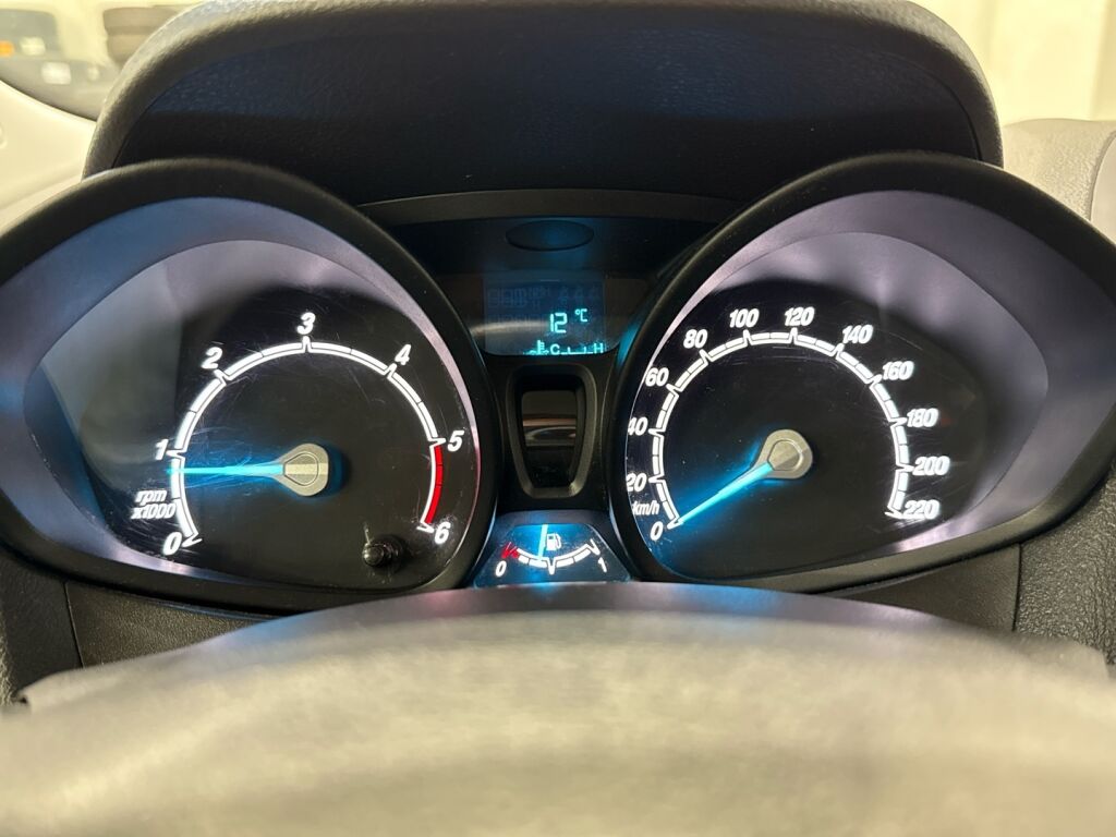 Ford Transit Courier 2019 Valkoinen