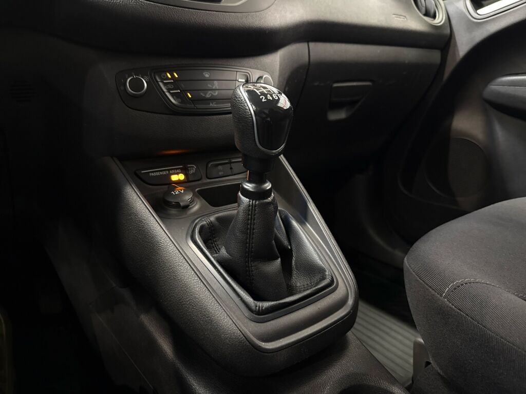 Ford Transit Courier 2019 Valkoinen