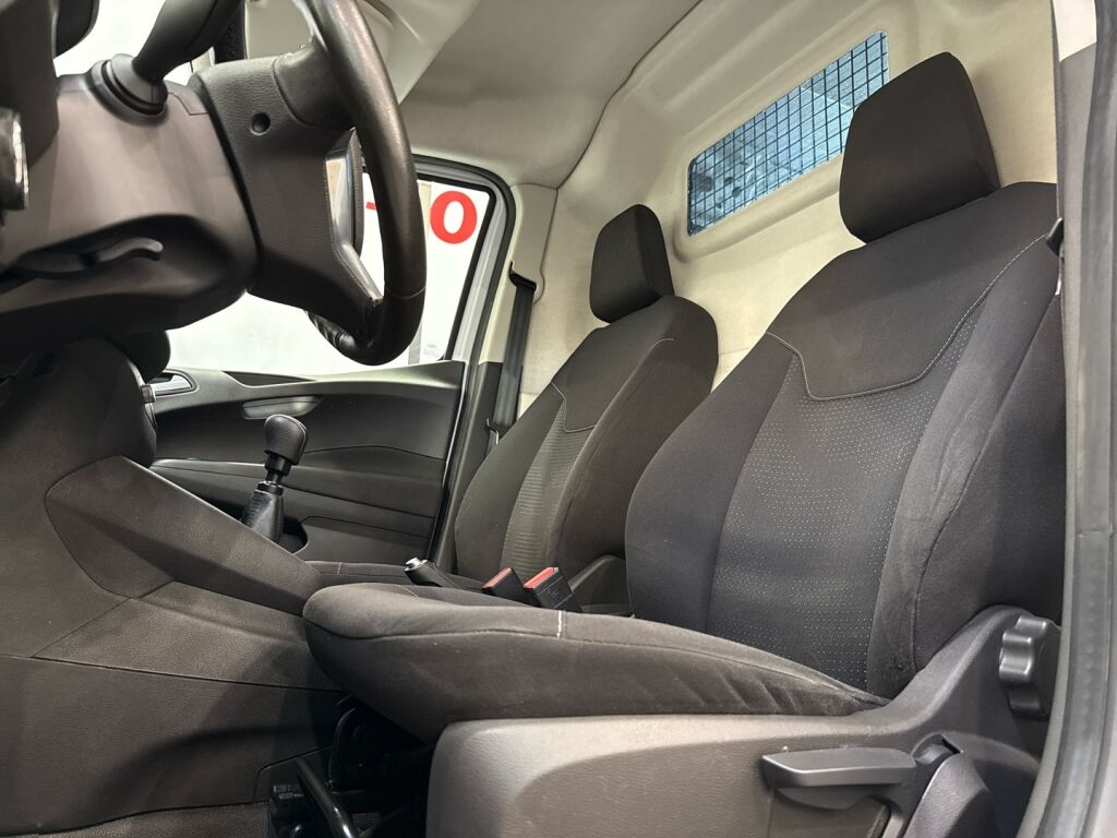 Ford Transit Courier 2019 Valkoinen