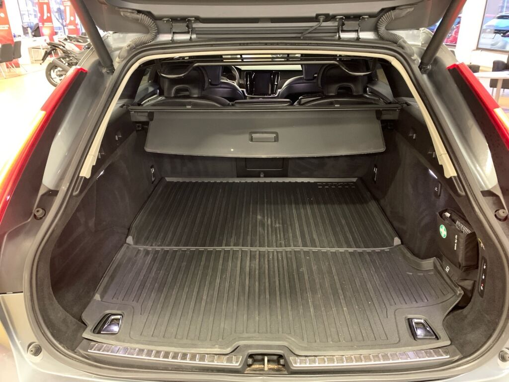 Volvo V90 Cross Country 2019 Harmaa