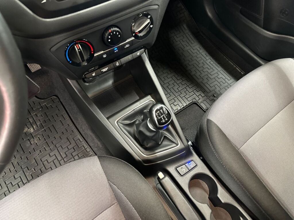 Hyundai i20 Hatchback 2019 Valkoinen