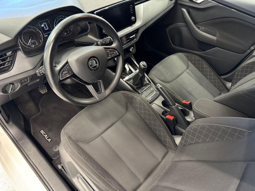 Skoda Scala 2020 Valkoinen