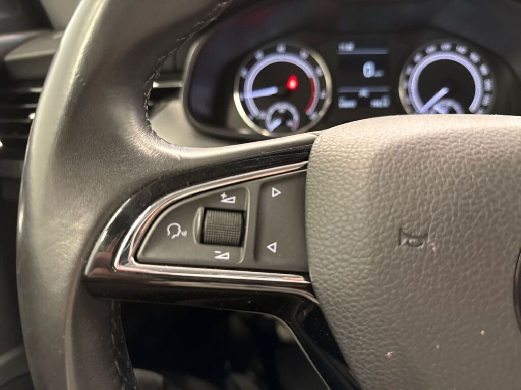 Skoda Scala 2020 Valkoinen