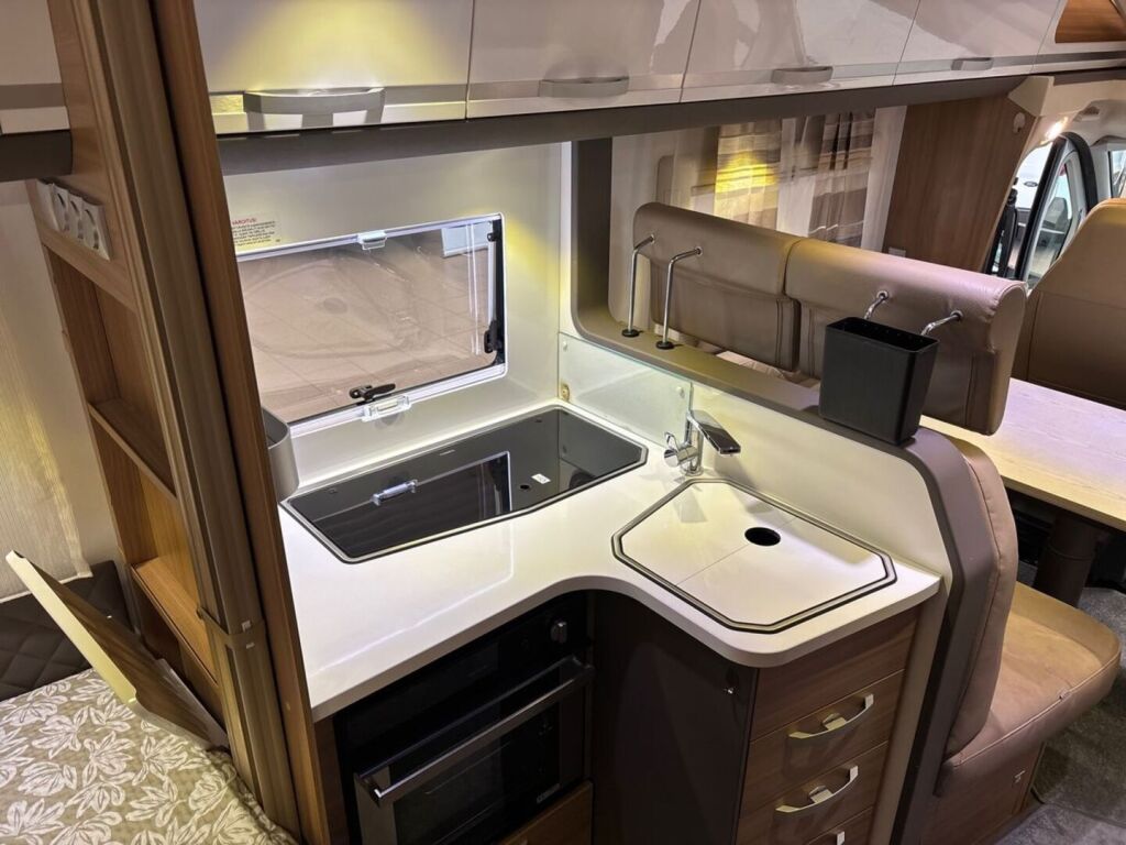 Adria Coral Supreme 670 SLT 2019 Harmaa