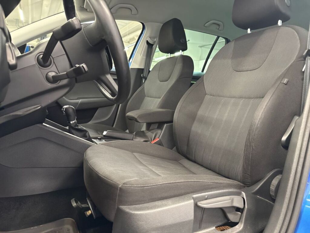 Skoda Octavia 2019 Sininen