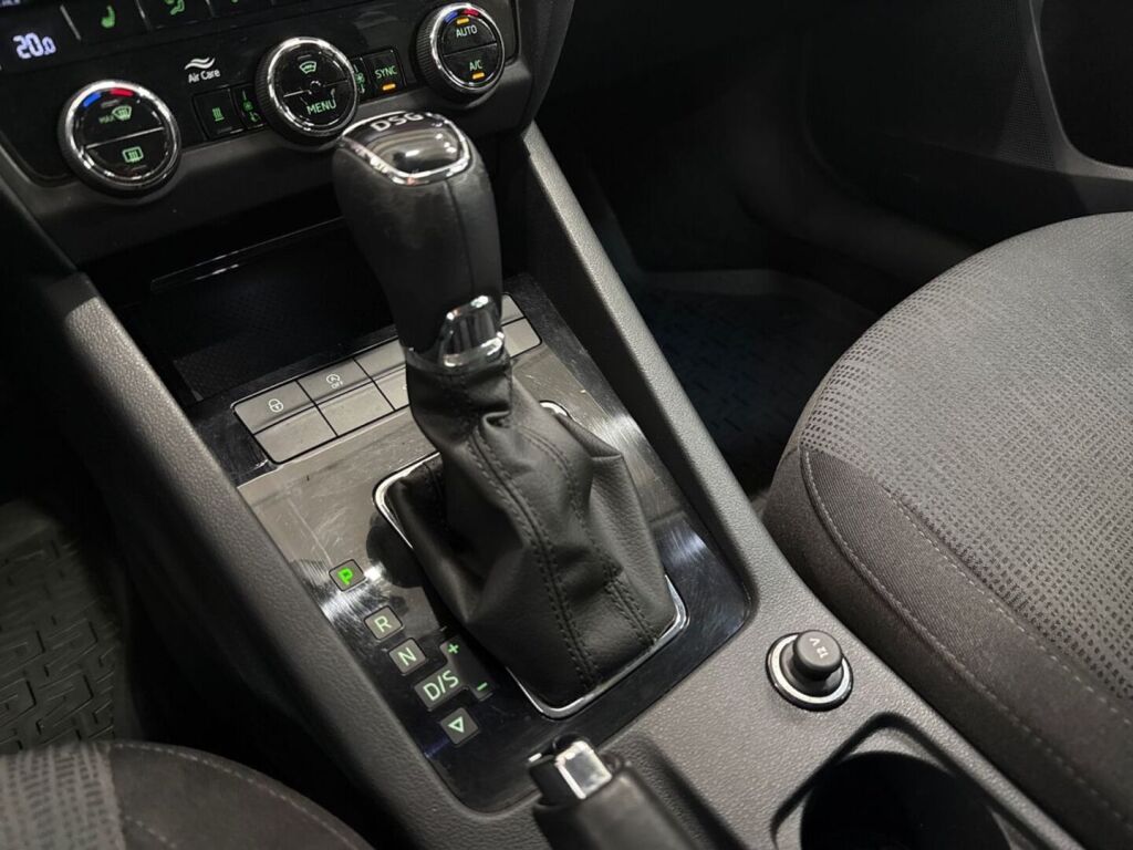 Skoda Octavia 2019 Sininen