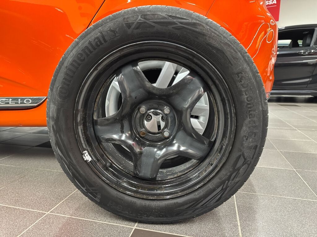 Renault Clio 2021 Oranssi