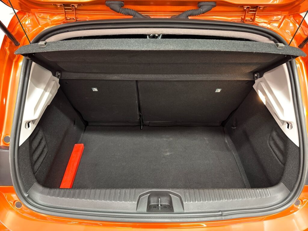 Renault Clio 2021 Oranssi