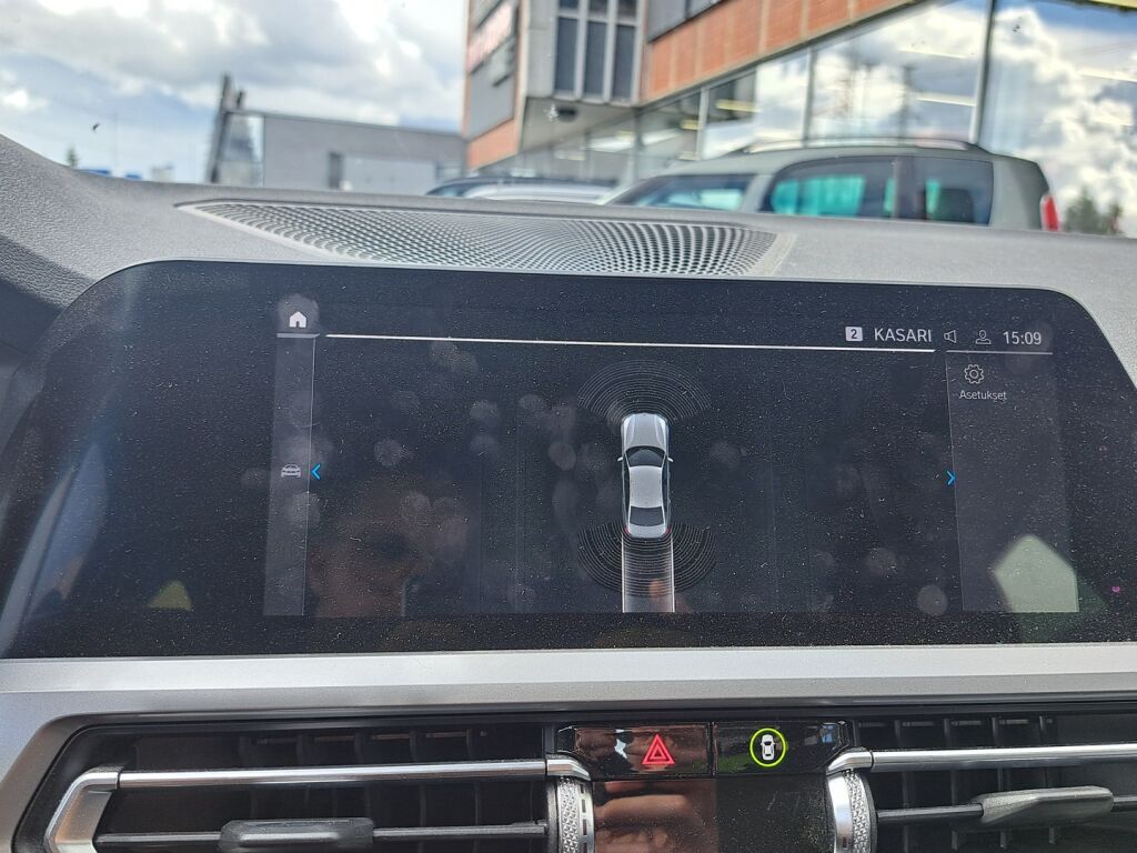 BMW 330 2019 Ruskea (beige)