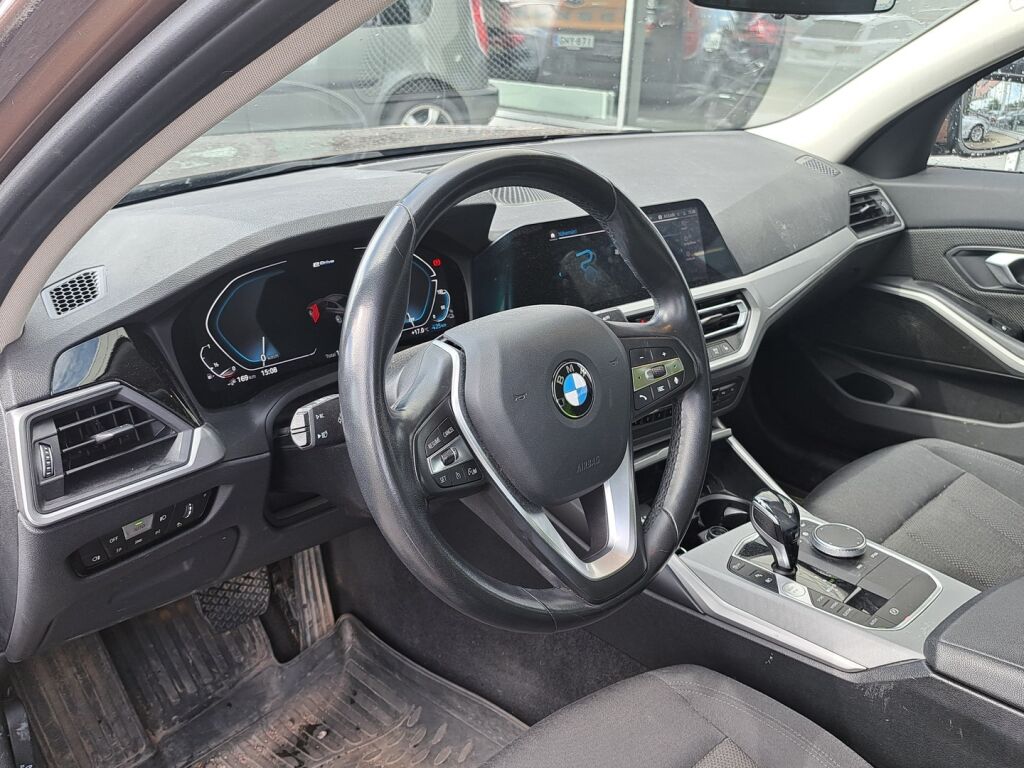 BMW 330 2019 Ruskea (beige)