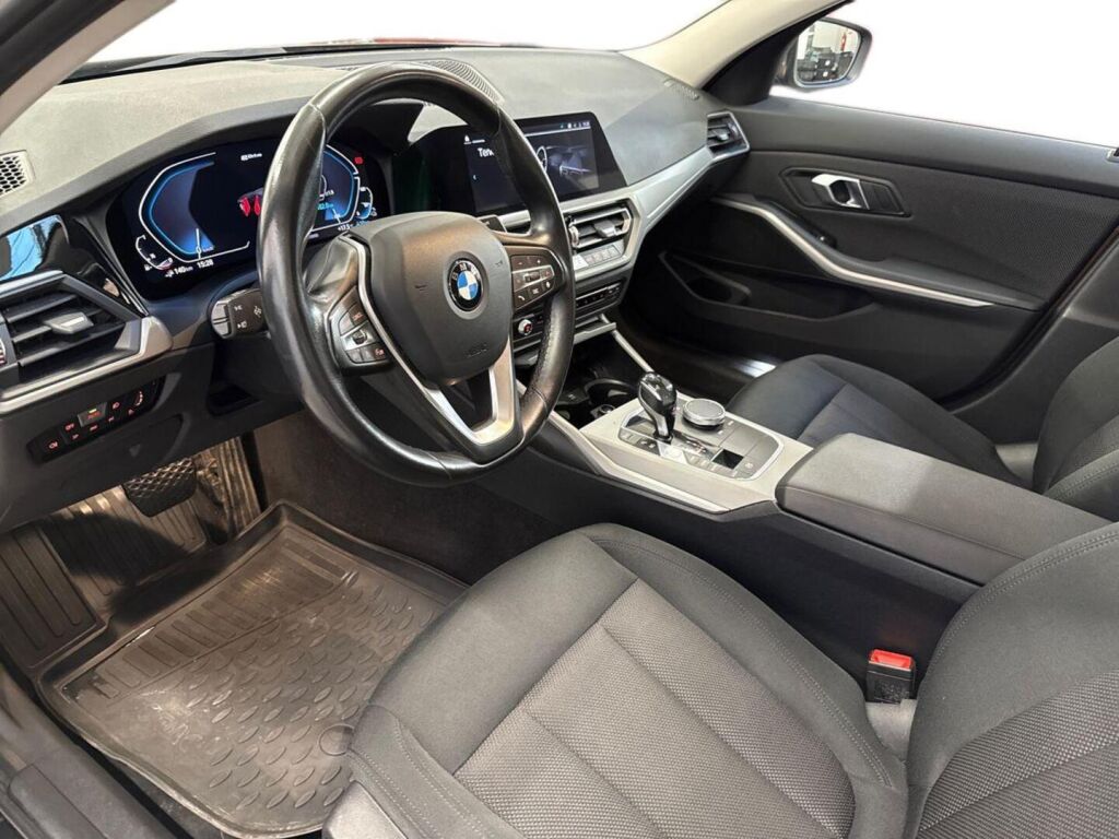 BMW 330 2019 Ruskea (beige)