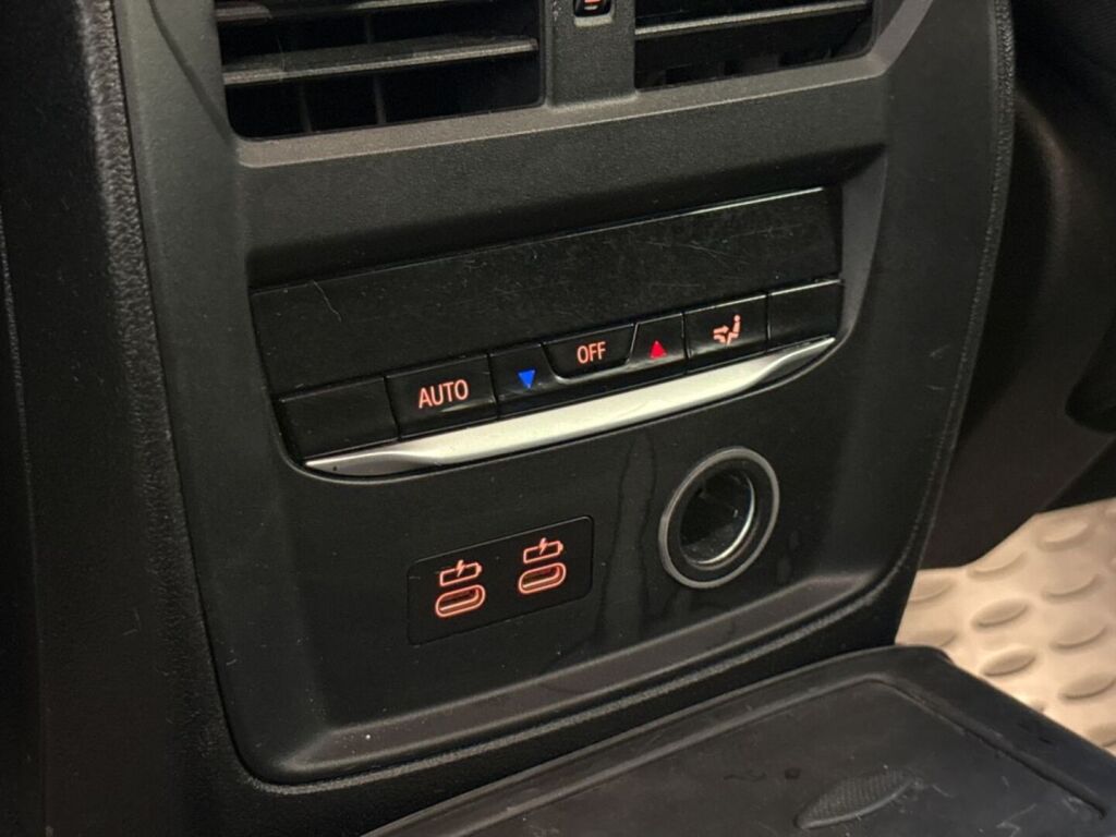 BMW 330 2019 Ruskea (beige)