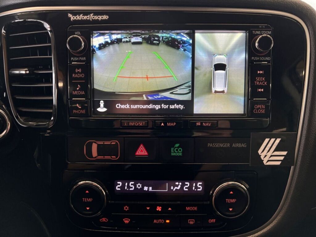 Mitsubishi Outlander PHEV 2016 Musta