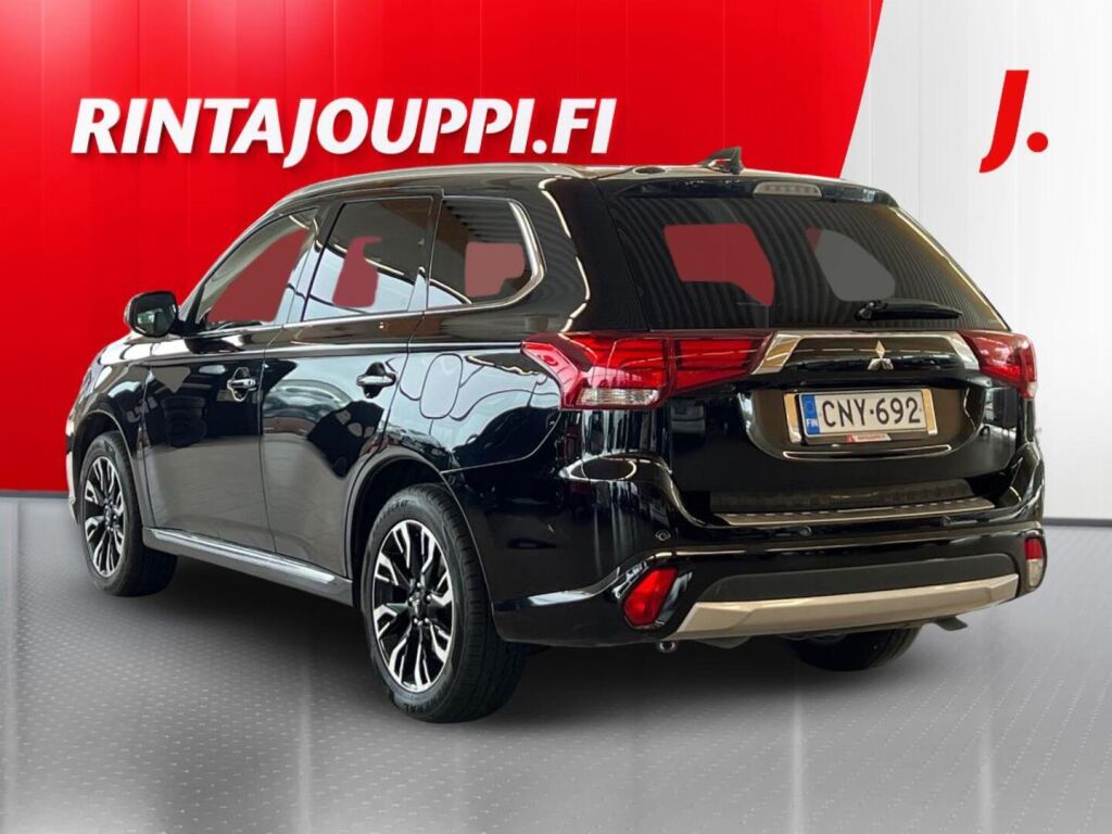 Mitsubishi Outlander PHEV 2016 Musta