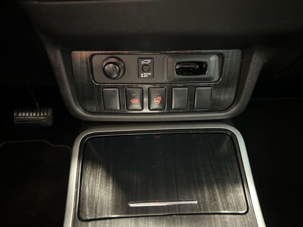 Mitsubishi Outlander PHEV 2016 Musta