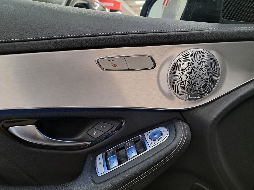 Mercedes-Benz GLC 2019 Musta