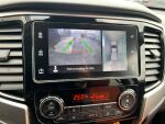 Mitsubishi L200 2020 Oranssi