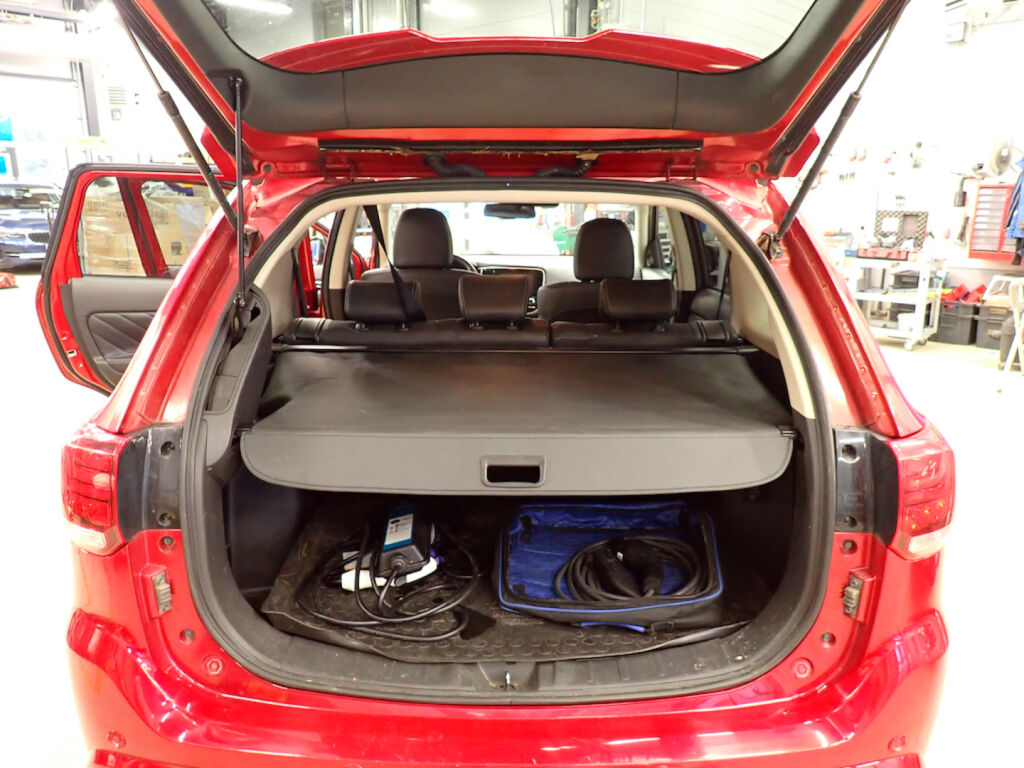 Mitsubishi Outlander PHEV 2020 Punainen