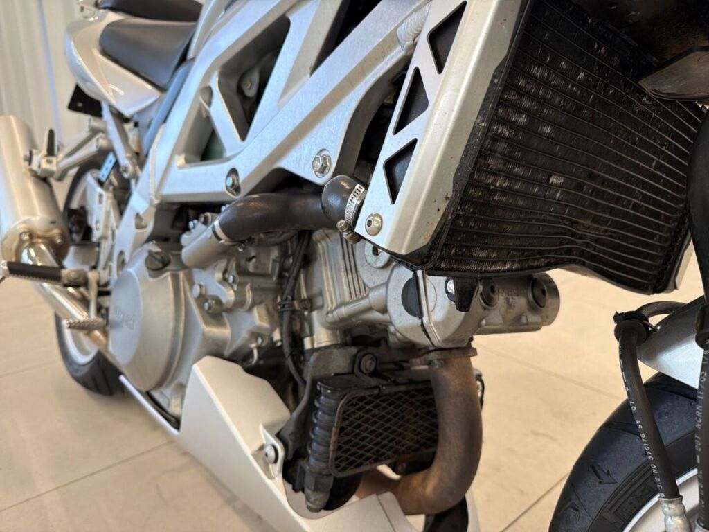 Suzuki SV 2004 PK U 107
